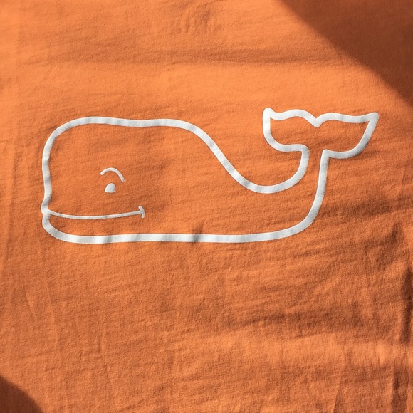 Vineyard Vines Tops - Vineyard vines long sleeve tee with hoodie